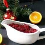 Homemade cranberry sauce with orange juice and brown sugar, the best sauce to serve with your Thanksgiving or Christmas turkey. Ready in just 10 minutes if you use fresh cranberries, or 20 mintues if you use frozen ones.