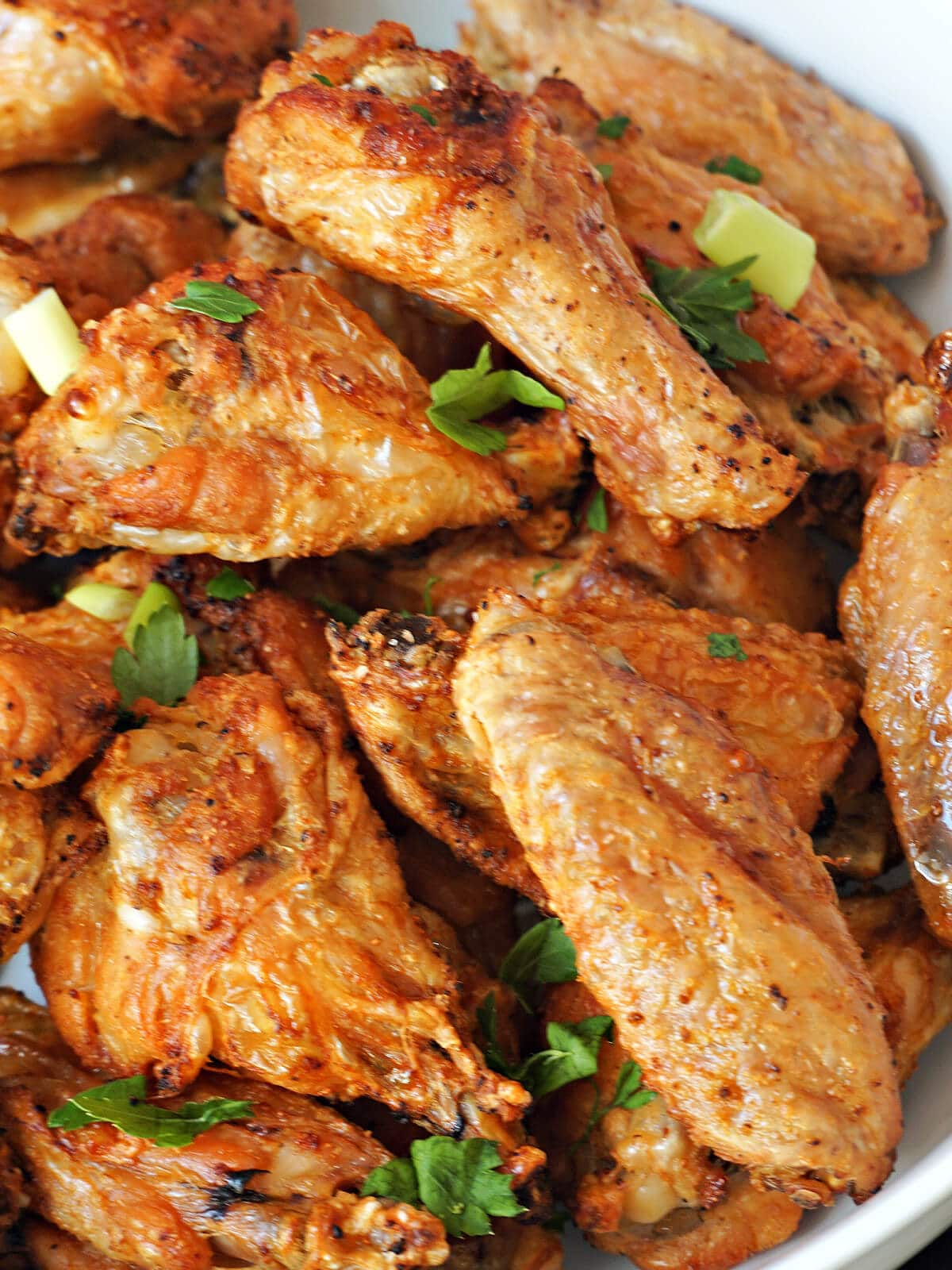Close-up shoot of chicken wings.