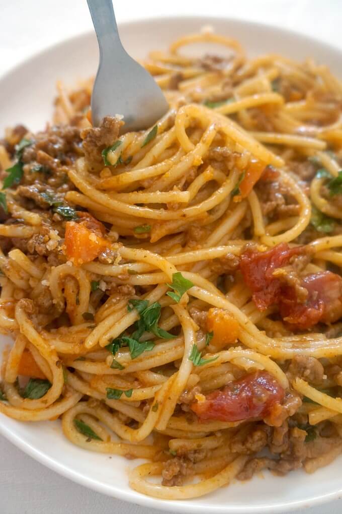 Easy Spaghetti Bolognese - My Gorgeous Recipes