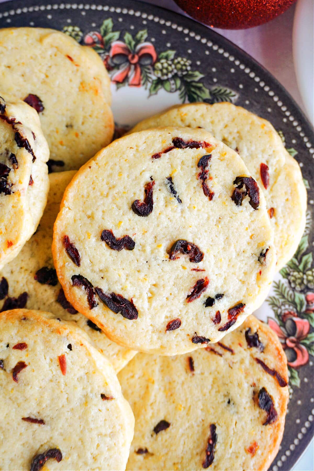 Close-up shoot of cranberry cookies.