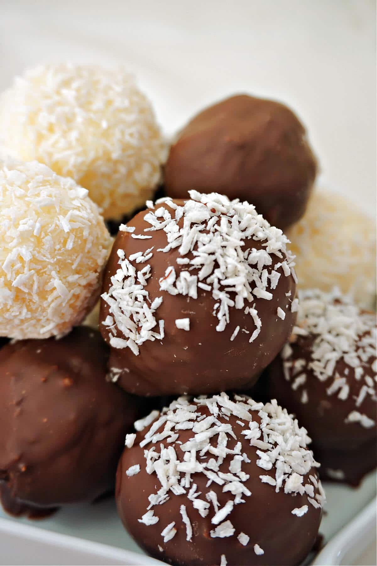 Close-up shoot of coconut balls
