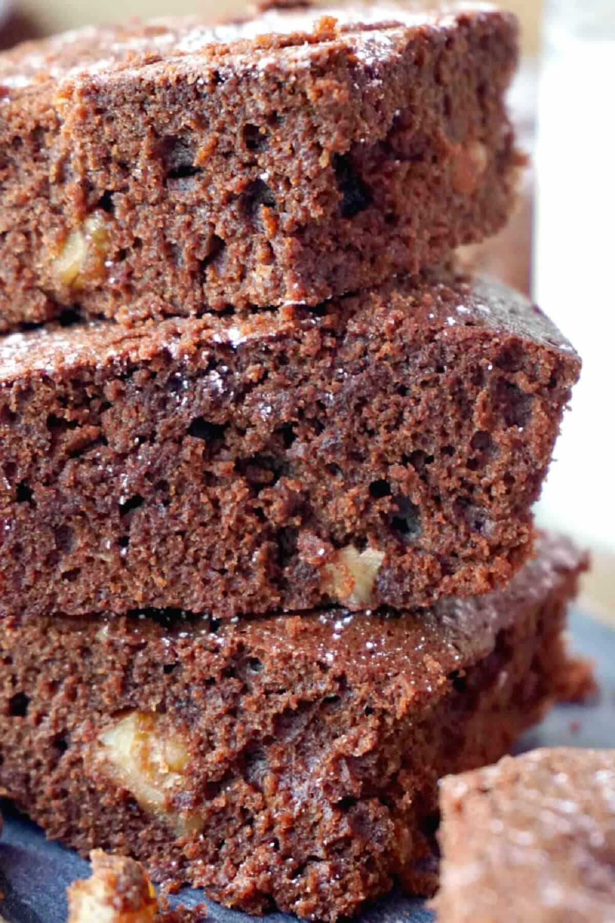 A sack of 3 brownies
