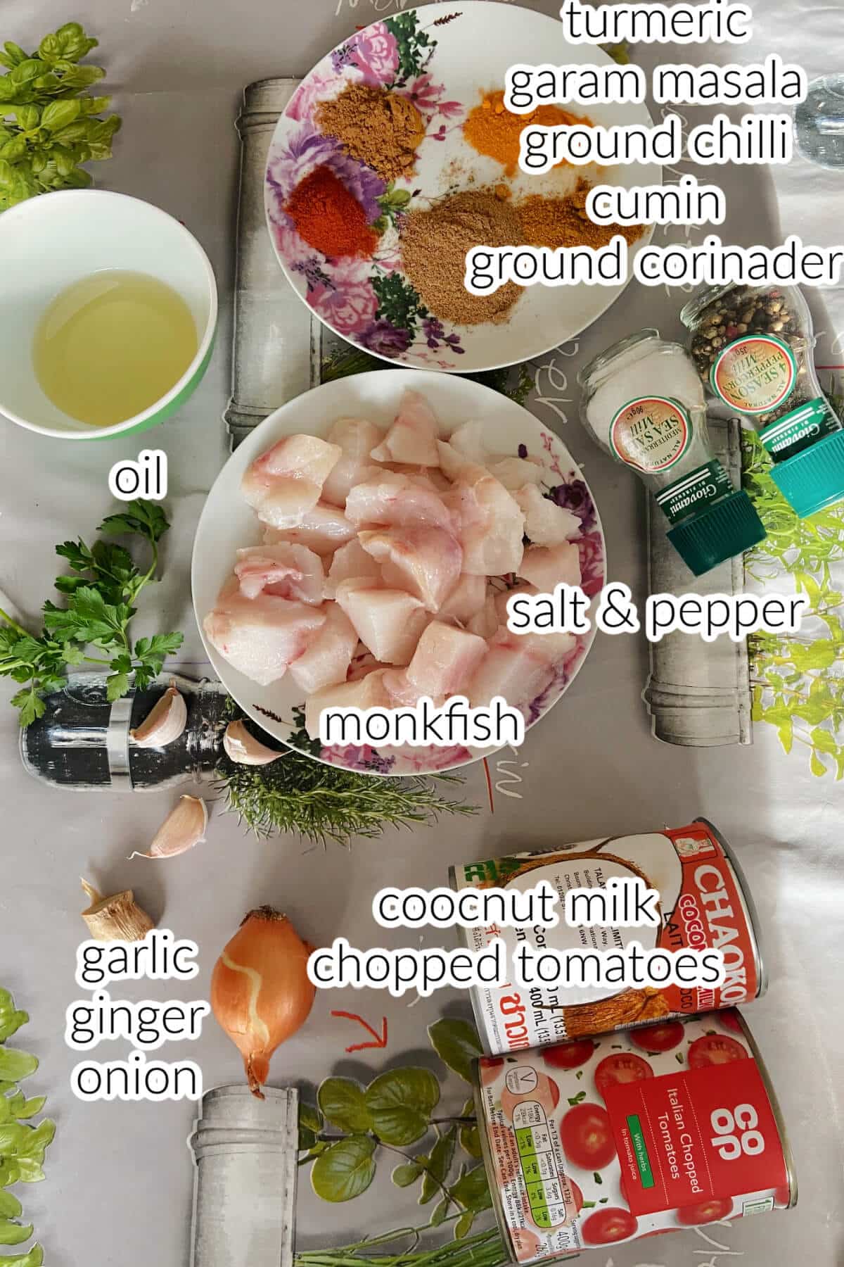 Ingredients needed to make fish curry.