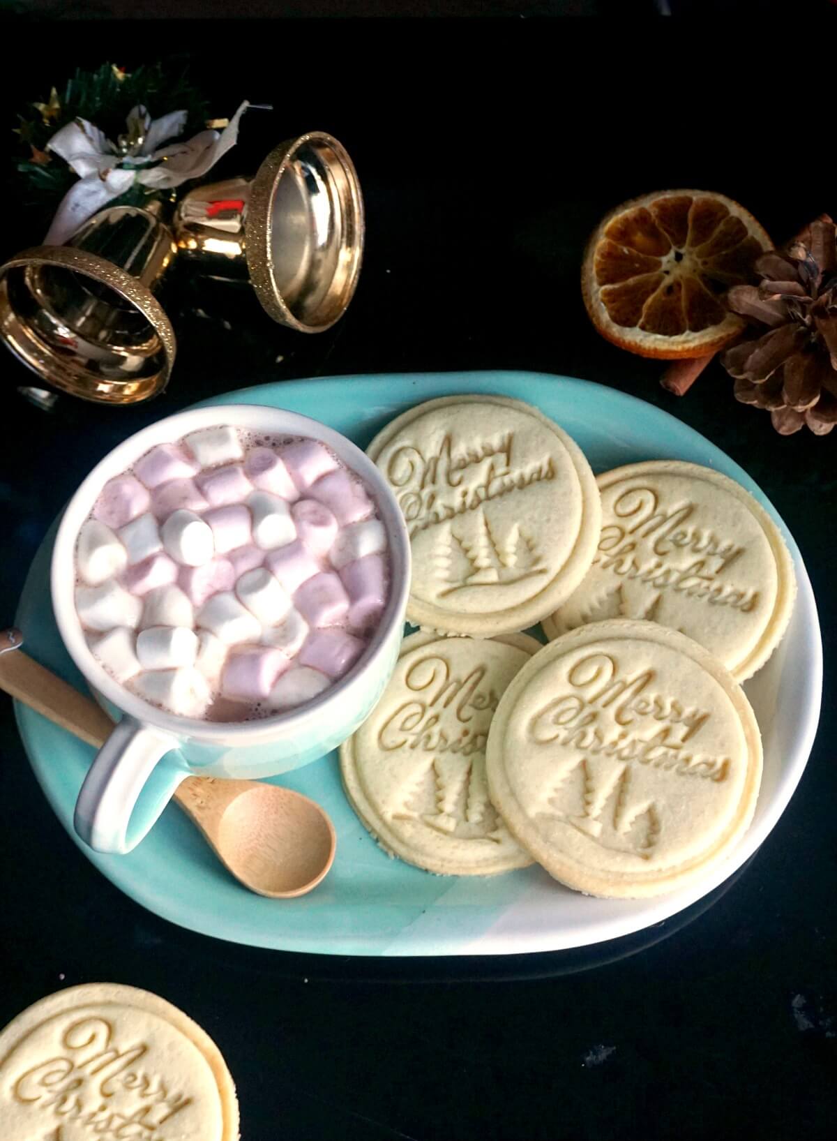 How To Make Stunning Cookies With Cookie Stamps - Your Baking Bestie