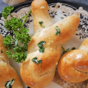 A plate with a bunny-shaped garlic knot