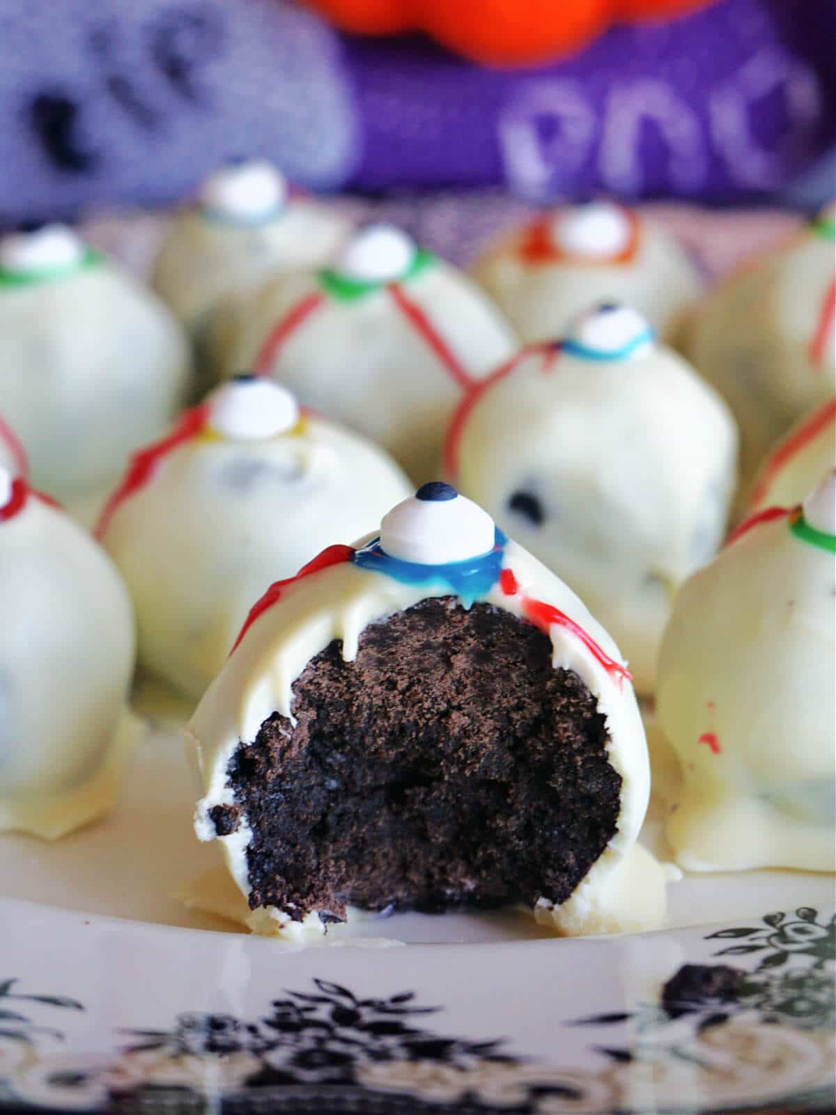 Half of an oreo truffle to see how it looks inside.