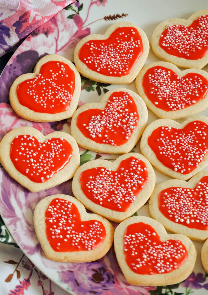 10 heart-shaped cookies