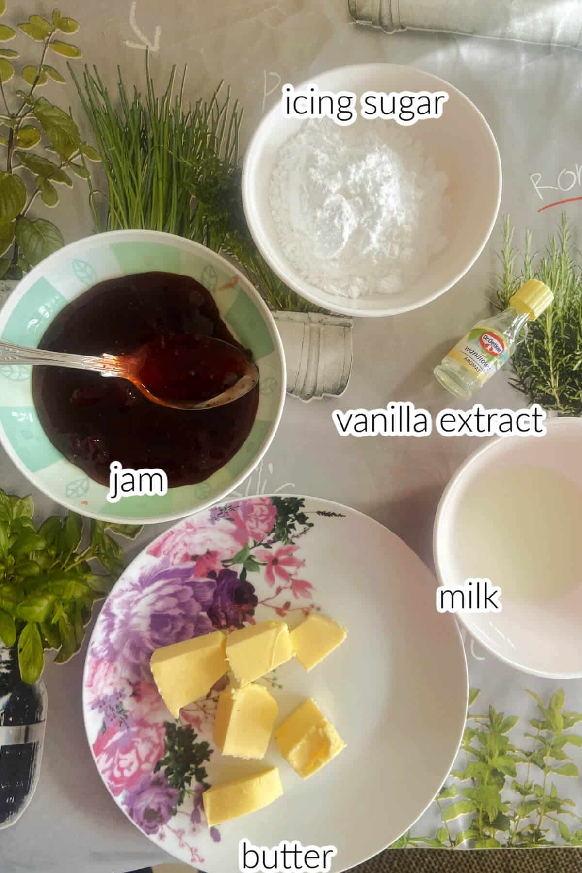 Ingredients needed to make Victoria Sponge Cake.