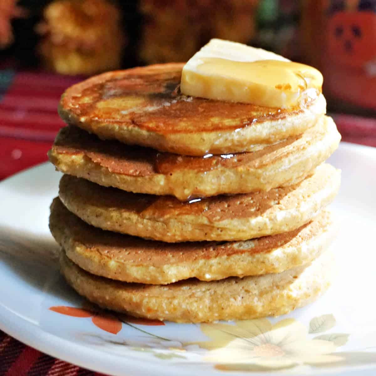 Fluffy Oatmeal Pumpkin Pancakes