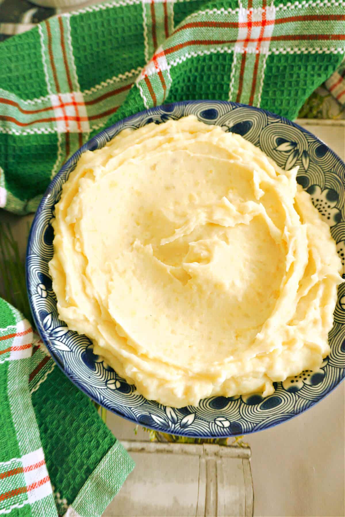 A bowl with mash.