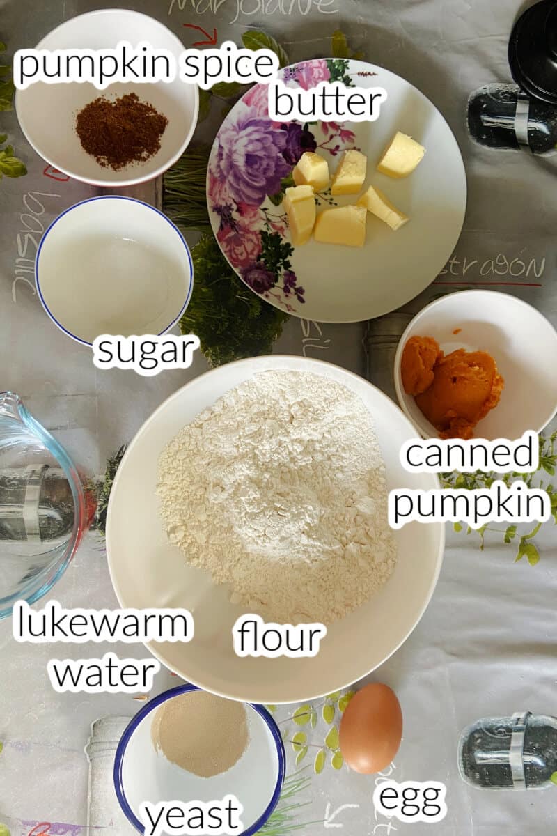 List of ingredients needed to make pumpkin dough for rolls.