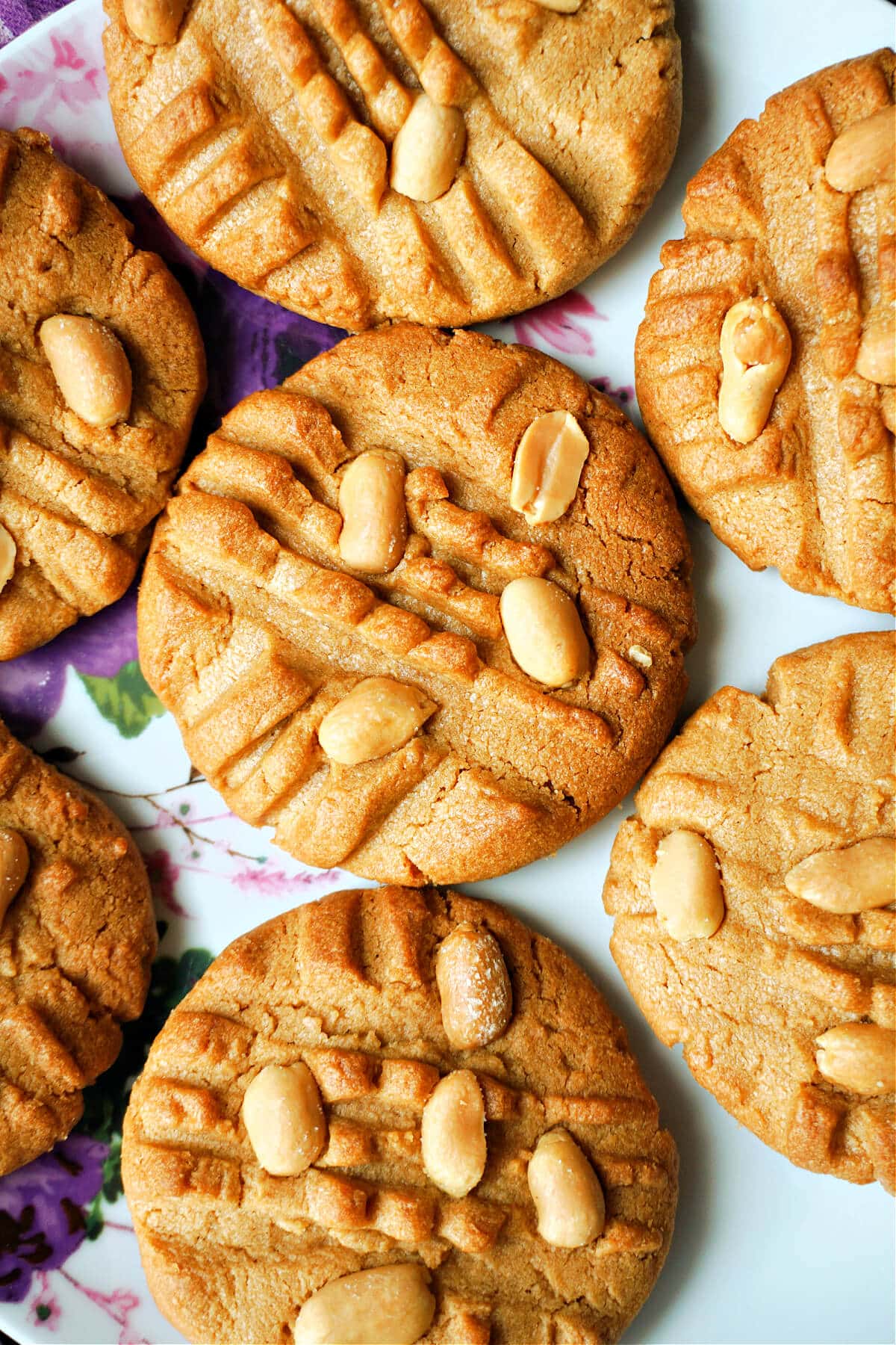 Close-up shoot of peanut cookies.