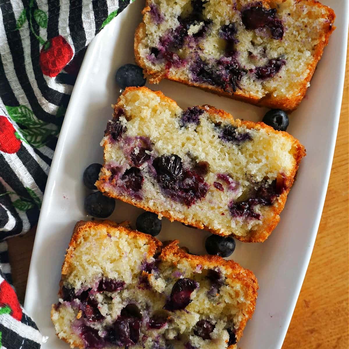 Blueberry Buttermilk Cake [www.mygorgeousrecipes.com]