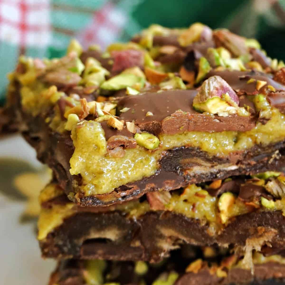 Date Bark with Pistachio Cream - My Gorgeous Recipes