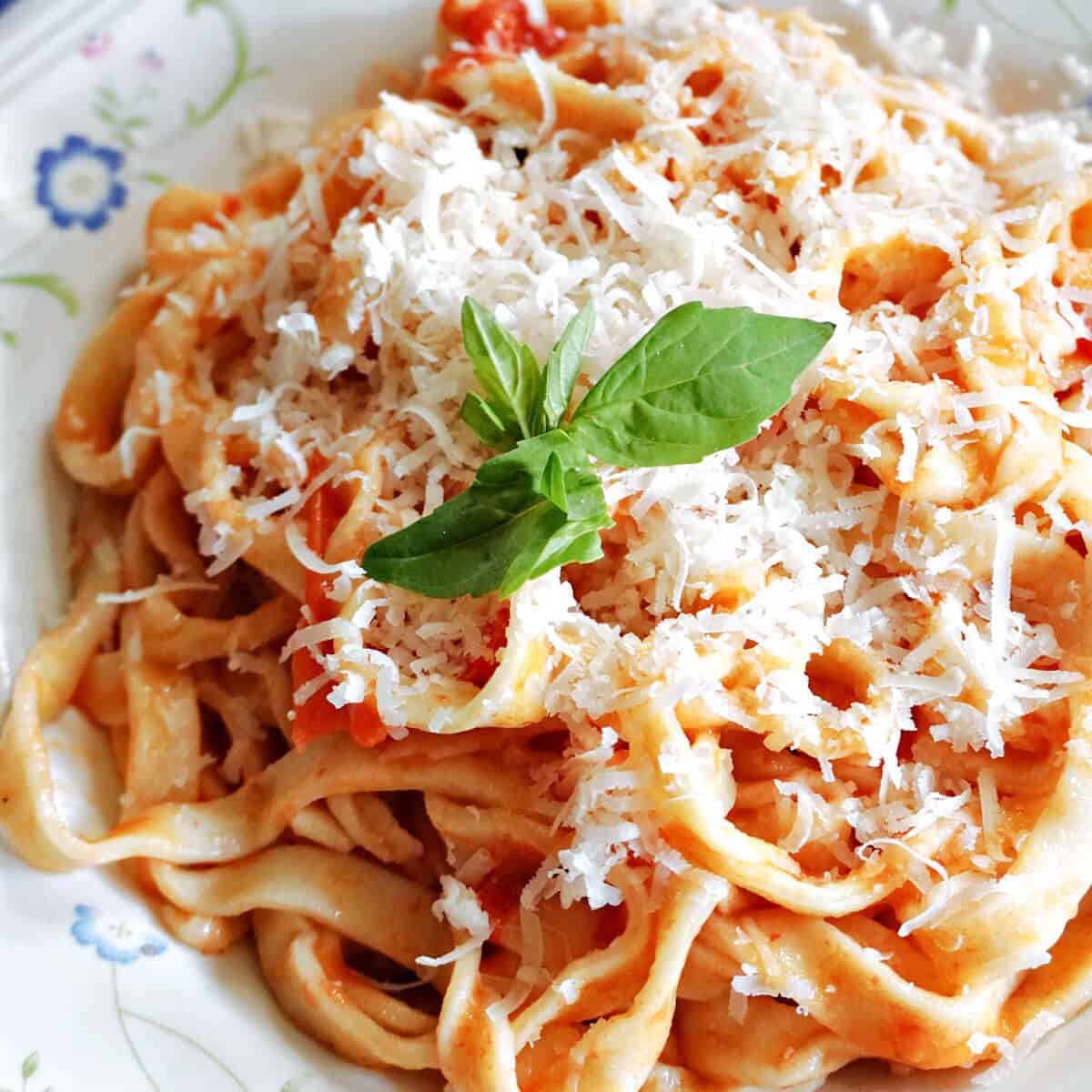 Fresh Cherry Tomato Basil Pasta