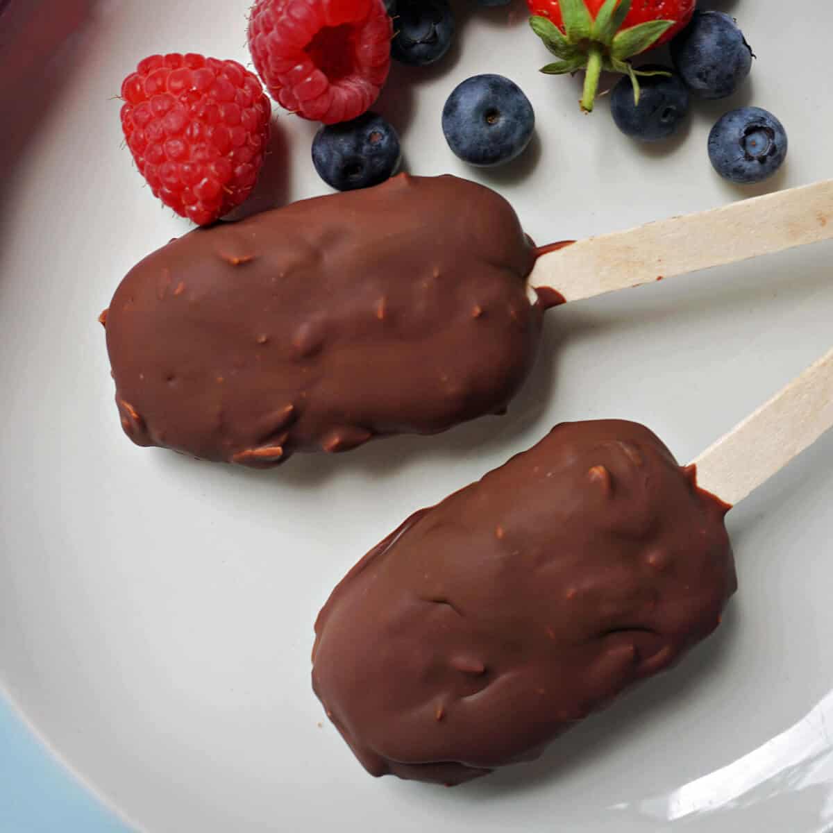 Chocolate-Covered Frozen Yogurt Pops with Berries